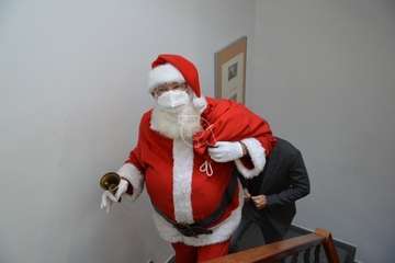 Presentación del proyecto 'Telde en Navidad' con presencia de Papá Noel y su esposa/TA.